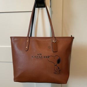 Coach x Peanuts Snoopy City bag